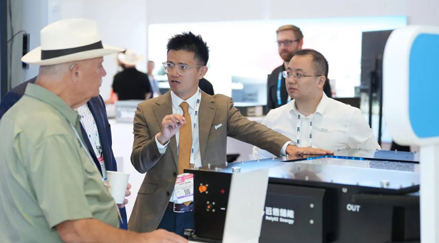 RE 2025｜97522国际游戏发布构网型 浸没式液冷解决方案，为客户打造优质储能资产