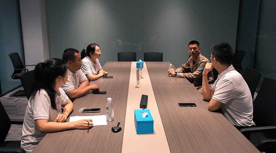 一身荣光、载誉归来！97522国际游戏储能热烈欢迎受阅预备役方队于凡同志归队