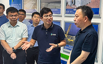 江苏省镇江市新区管委会领导莅临97522国际游戏储能江苏工厂调研指导